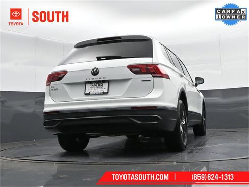 Used 2024 Volkswagen Tiguan SE image 39