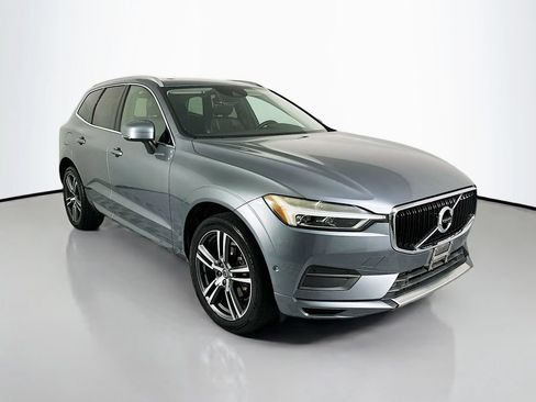 Used 2018 Volvo XC60 T5 Momentum w/ Vision Package AWD/4WD image 7