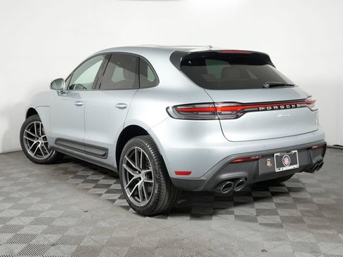Certified 2025 Porsche Macan AWD/4WD image 3