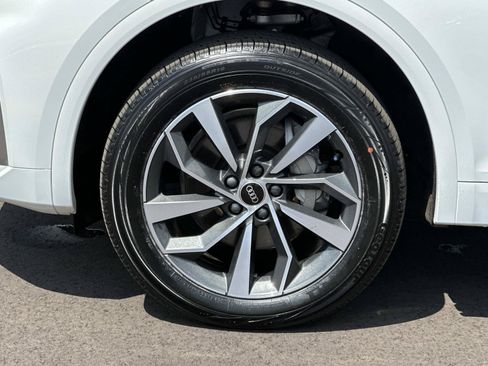 Used 2023 Audi Q5 2.0T Premium Plus w/ Premium Plus Package AWD/4WD image 8