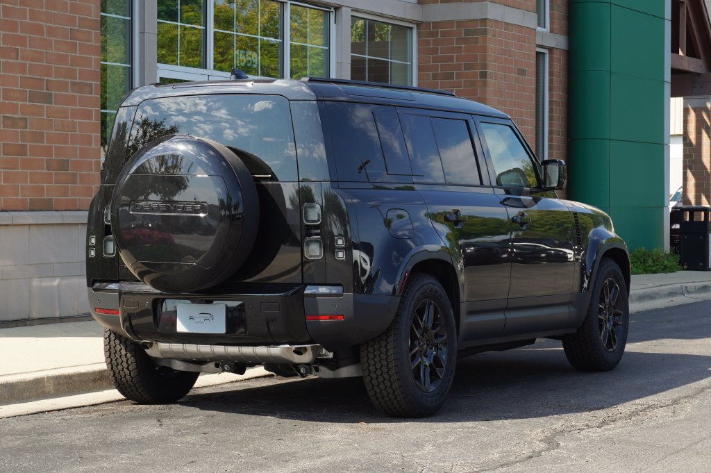 New 2026 Land Rover Defender 110 S AWD/4WD image 6