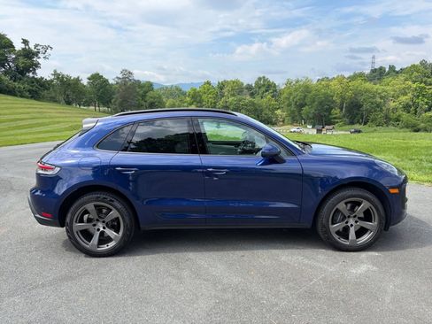 Certified 2025 Porsche Macan Turbo AWD/4WD image 8
