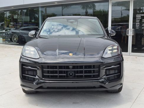 New 2026 Porsche Cayenne GTS AWD/4WD image 6