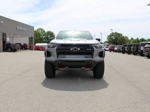 Used 2024 Chevrolet Colorado ZR2 w/ ZR2 Convenience Package III AWD/4WD image 8