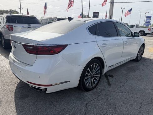 Used 2017 Kia Cadenza Premium w/ Luxury Package FWD image 7