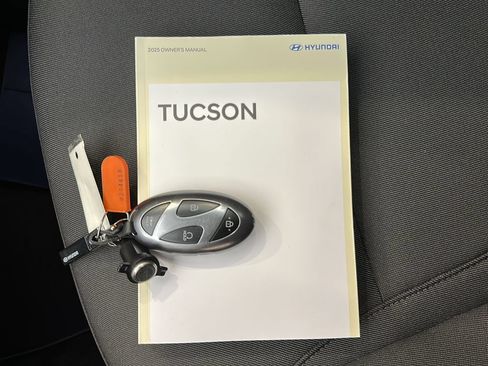 Certified 2025 Hyundai Tucson SEL AWD/4WD image 32