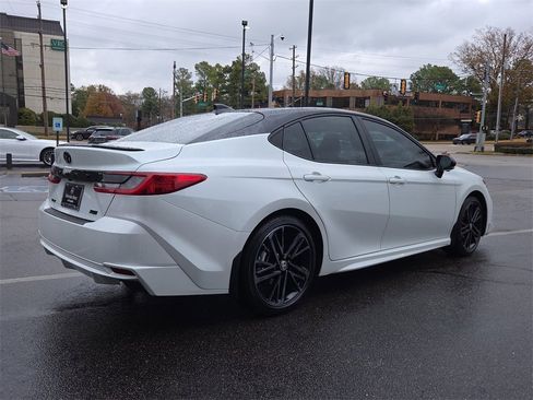 Used 2025 Toyota Camry XSE image 5