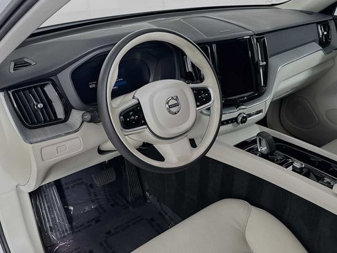 Certified 2025 Volvo XC60 B5 Plus w/ Protection Package Premier image 9
