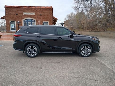 Used 2021 Toyota Highlander Platinum image 7