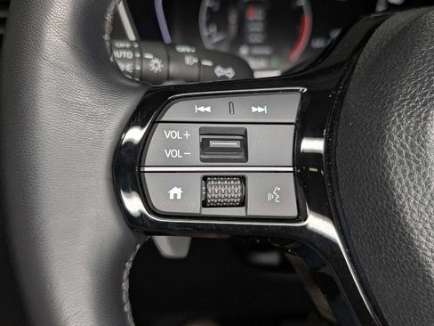 Certified 2025 Honda Pilot Touring image 37