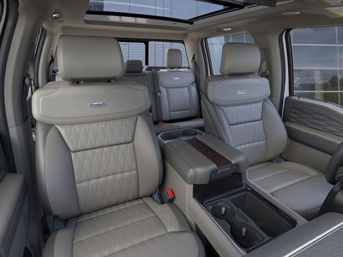 New 2025 Ford F450 Platinum w/ Platinum Plus Package image 10