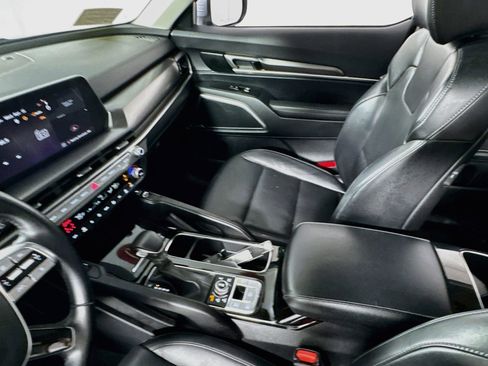 Used 2025 Kia Telluride S image 25