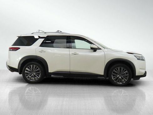 Used 2023 Nissan Pathfinder SL w/ SL Premium Package AWD/4WD image 7