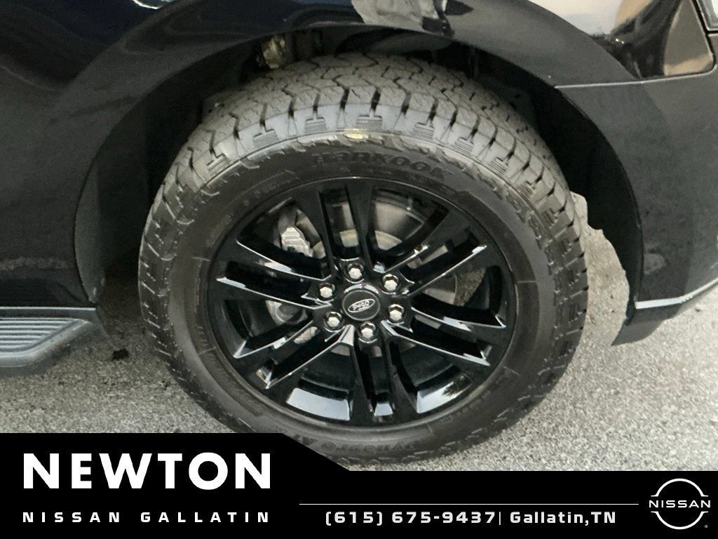 Used 2024 Ford Expedition XLT AWD/4WD image 4