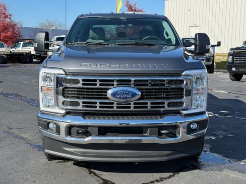 Used 2024 Ford F350 XLT image 3