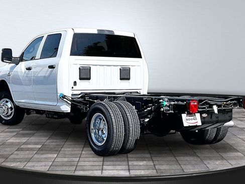 New 2026 RAM 3500 Tradesman w/ Chrome Appearance Group A AWD/4WD image 3