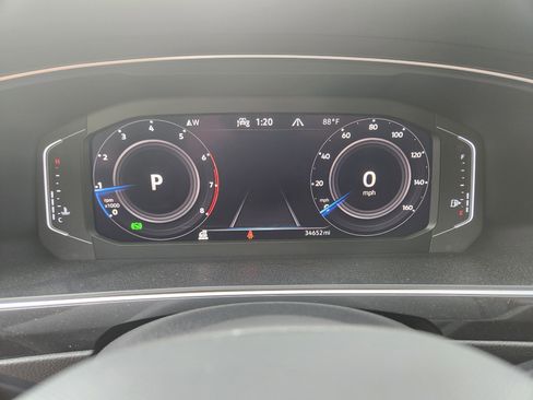 Used 2022 Volkswagen Tiguan SEL R-Line image 11