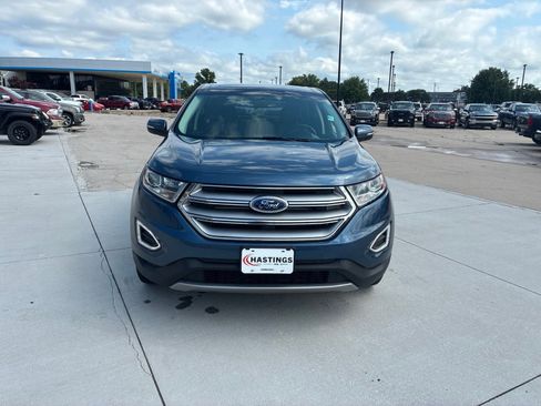 Used 2018 Ford Edge Titanium w/ Cold Weather Package FWD image 10