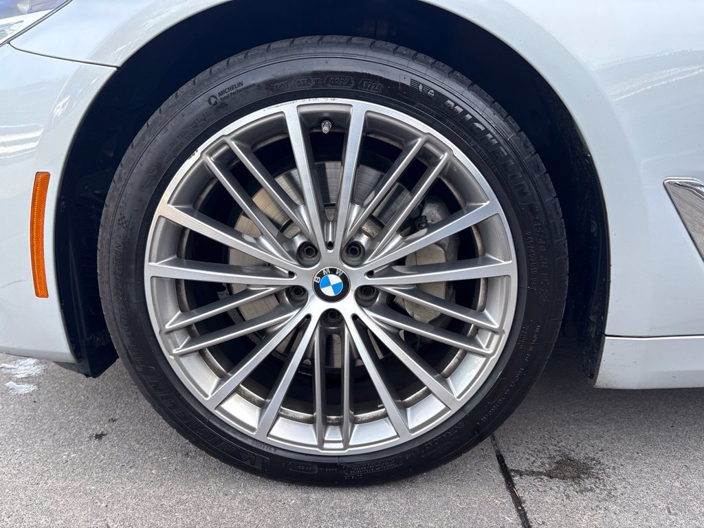 Used 2018 BMW 530i xDrive AWD/4WD image 12