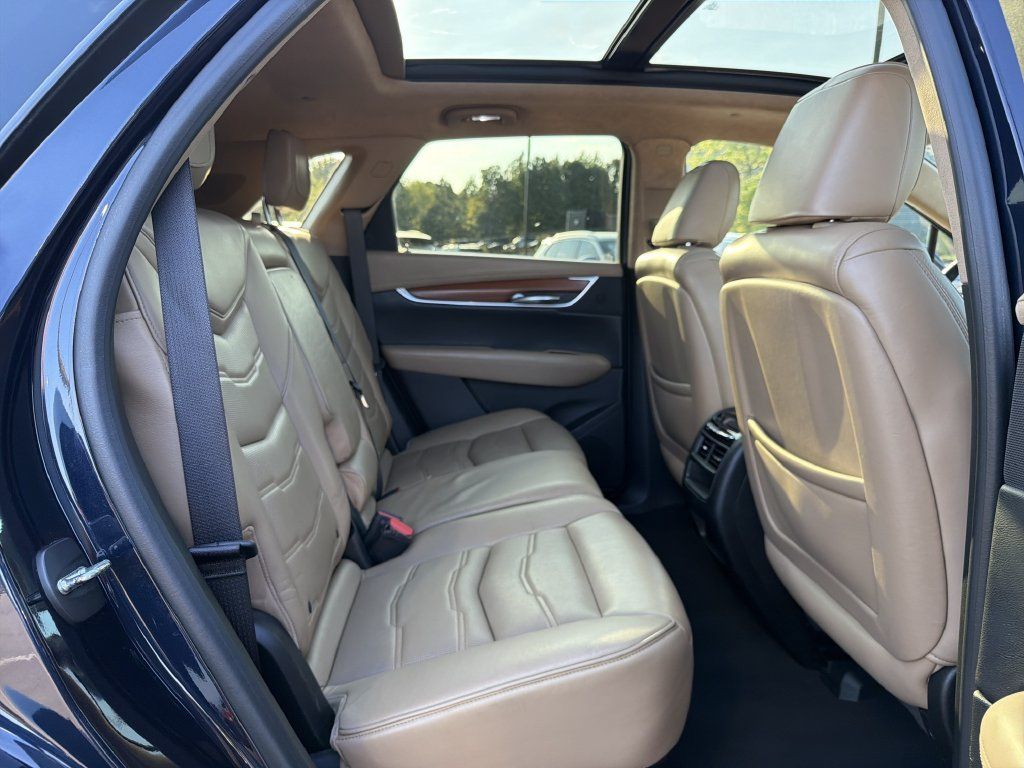 Used 2017 Cadillac XT5 Platinum AWD/4WD image 16