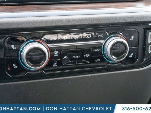 Used 2024 GMC Sierra 1500 SLT image 11