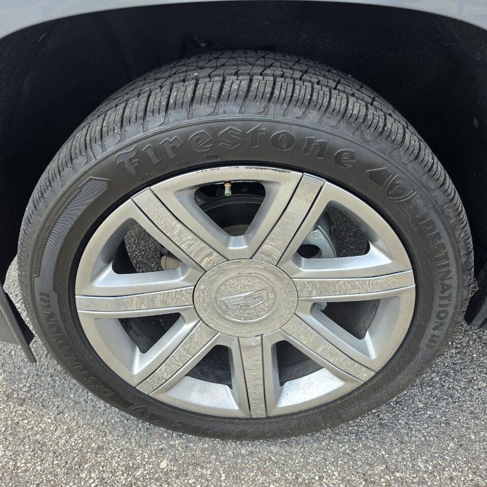 Used 2019 Cadillac Escalade Luxury RWD image 17