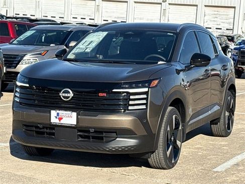 New 2026 Nissan Kicks SR image 3