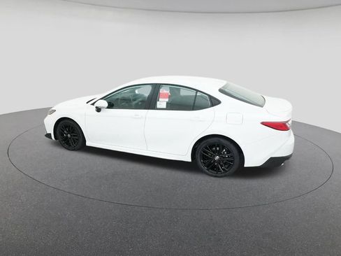 New 2026 Toyota Camry SE image 4