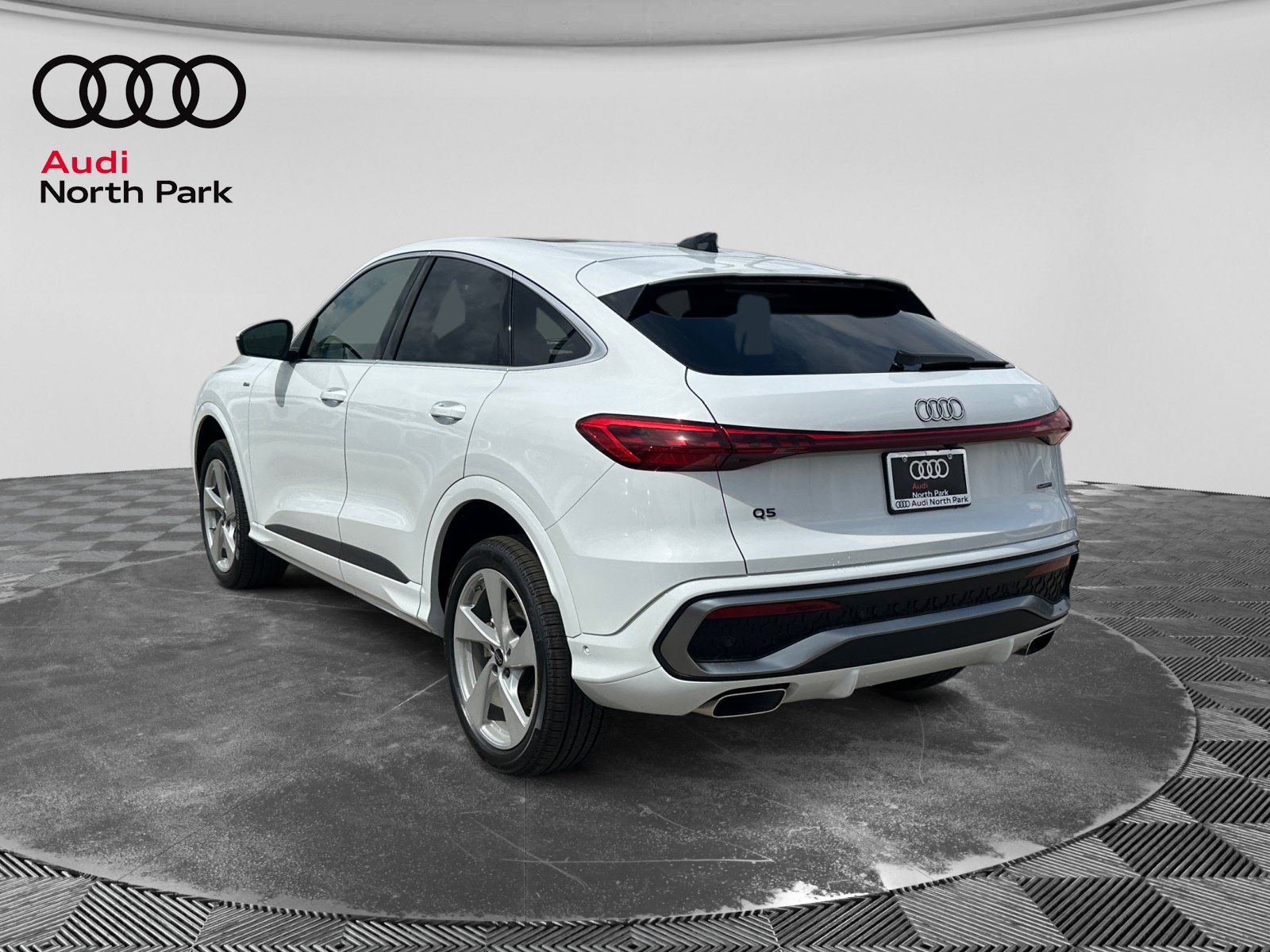 New 2026 Audi Q5 Premium Plus AWD/4WD image 3