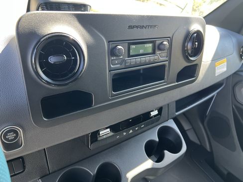 New 2025 Mercedes-Benz Sprinter 2500 image 28