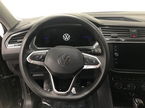 Used 2024 Volkswagen Tiguan SE image 14
