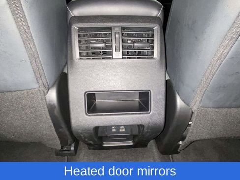 Used 2024 Mitsubishi Outlander SE image 12