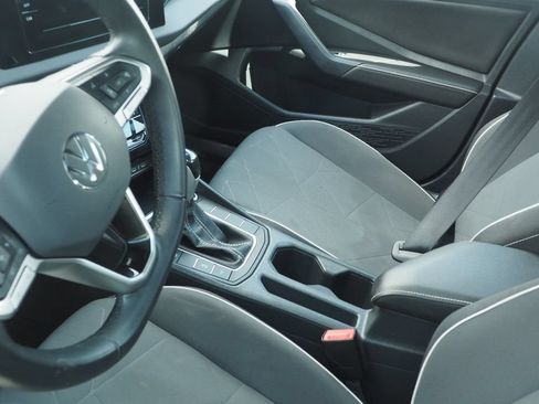 Used 2025 Volkswagen Jetta Sport FWD image 5