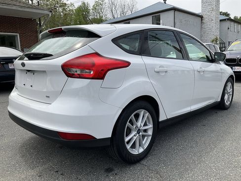 Used 2017 Ford Focus SE w/ Cold Weather Package FWD image 5