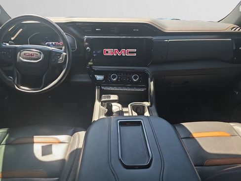 Used 2022 GMC Sierra 1500 AT4 w/ AT4 Preferred Package AWD/4WD image 11