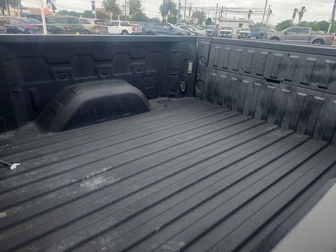 Used 2023 Chevrolet Silverado 1500 High Country w/ High Country Premium Package AWD/4WD image 4