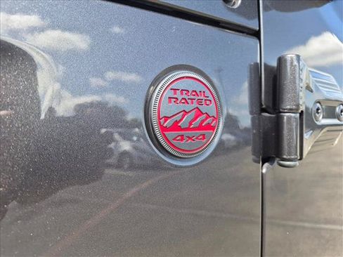 Used 2019 Jeep Wrangler Unlimited Rubicon AWD/4WD image 12