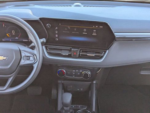 Used 2024 Chevrolet TrailBlazer LT w/ Driver Confidence Package image 17