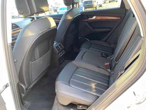 Used 2021 Audi Q5 Premium Plus image 11