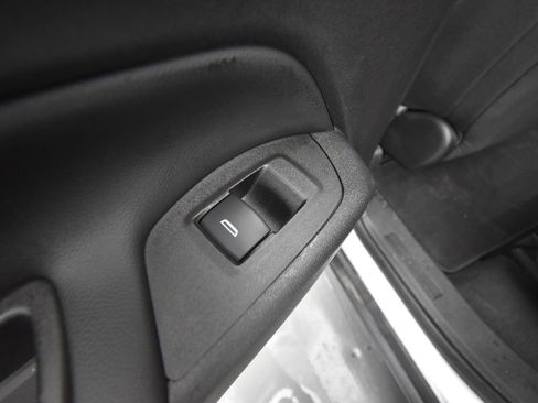 Used 2019 Chevrolet Equinox LT FWD image 10