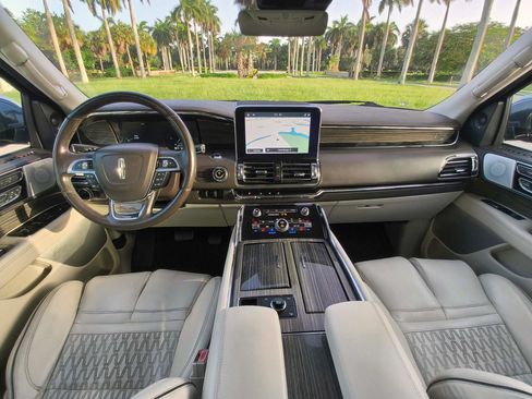 Used 2020 Lincoln Navigator L Black Label AWD/4WD image 11