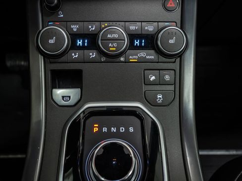 Used 2018 Land Rover Range Rover Evoque Landmark Edition image 28