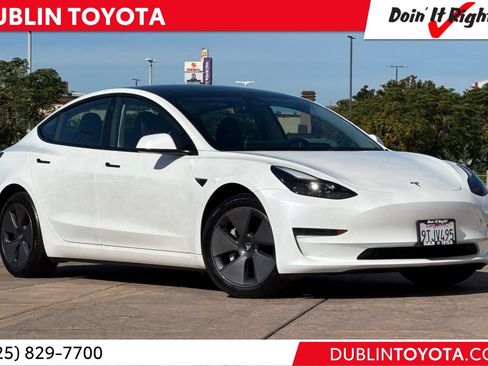 Used 2023 Tesla Model 3 Standard Range RWD image 1