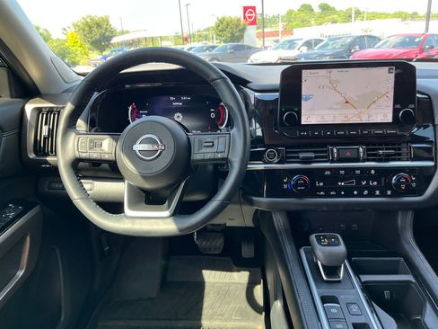Used 2024 Nissan Pathfinder Platinum w/ Cargo Package FWD image 23