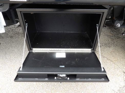 Used 2024 Ford F550 image 61