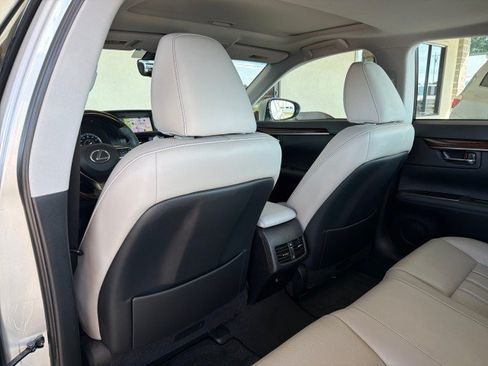 Used 2017 Lexus ES 350 w/ Luxury Package FWD image 28