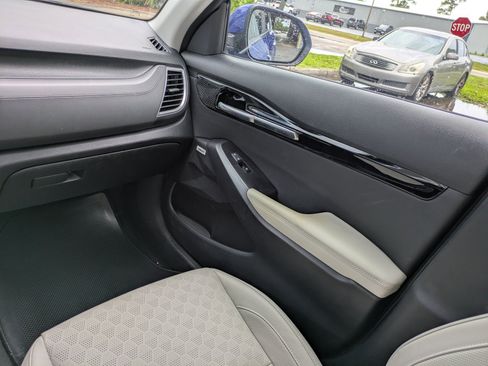 Certified 2023 Kia Seltos SX w/ SX Sunroof Package AWD/4WD image 13