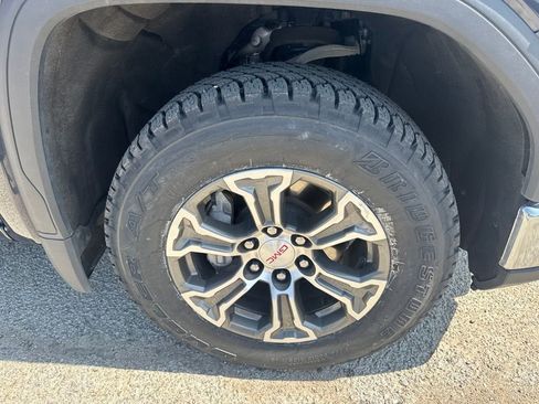 Used 2025 GMC Sierra 1500 SLT AWD/4WD image 14