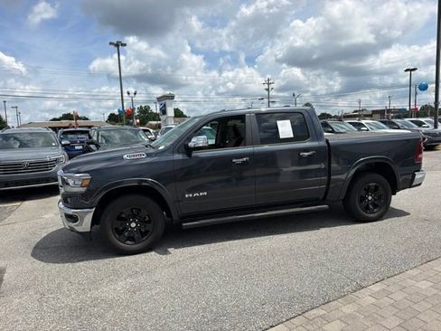 Used 2022 RAM 1500 Laramie AWD/4WD image 9
