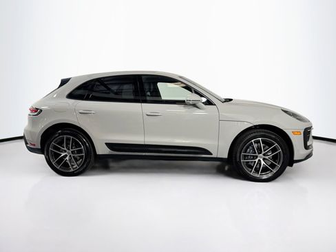 Used 2025 Porsche Macan image 8